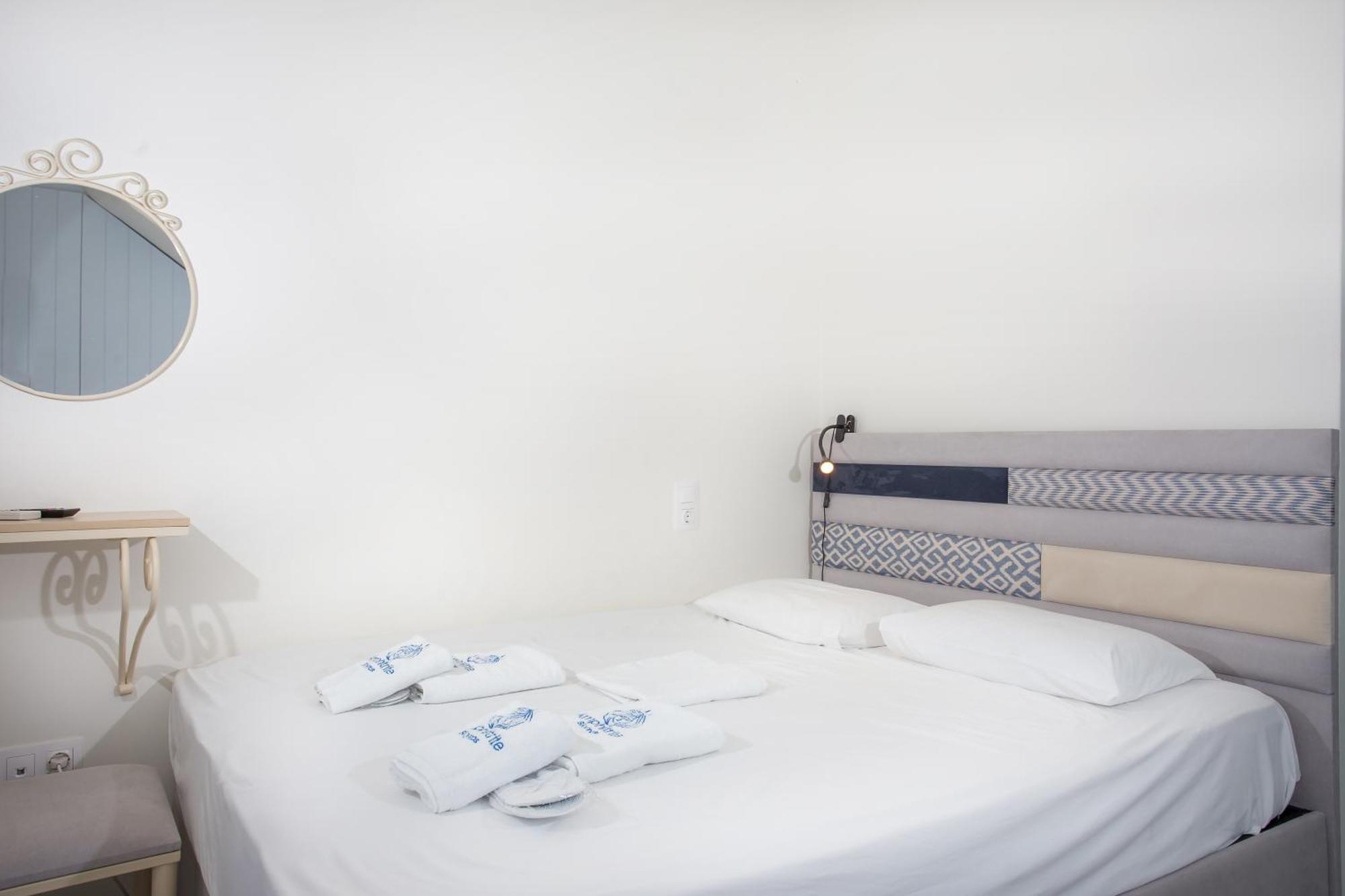 Amphitrite Apartments 斯基罗斯岛 外观 照片